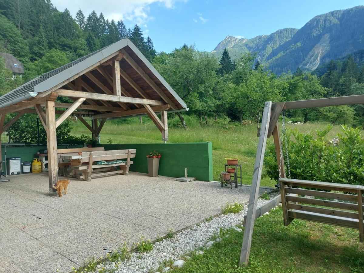 Apartmaji Katrc Soča Exteriör bild